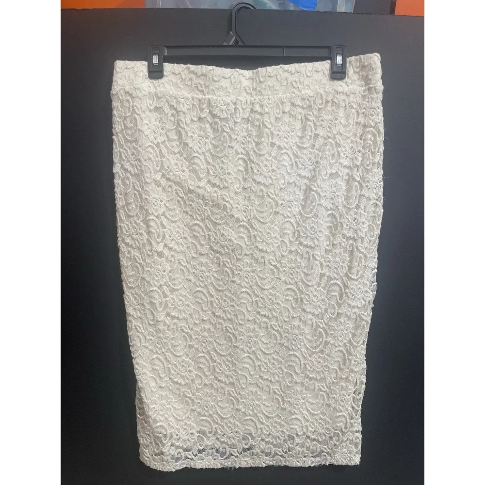 torrid woman lace